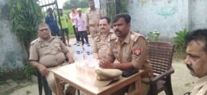 Maharajganj News - थाना प्रभारी ने चौपाल लगाकर दिया शांति और सौहार्द का पैगाम