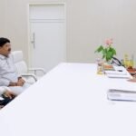 नौतनवा विधायक ऋषि त्रिपाठी ने मुख्यमंत्री से की मुलाकात, क्षेत्रीय विकास से जुड़े महत्वपूर्ण मुद्दे रखे, भाजयुमो नेता धीरज तिवारी भी रहे मौजूद