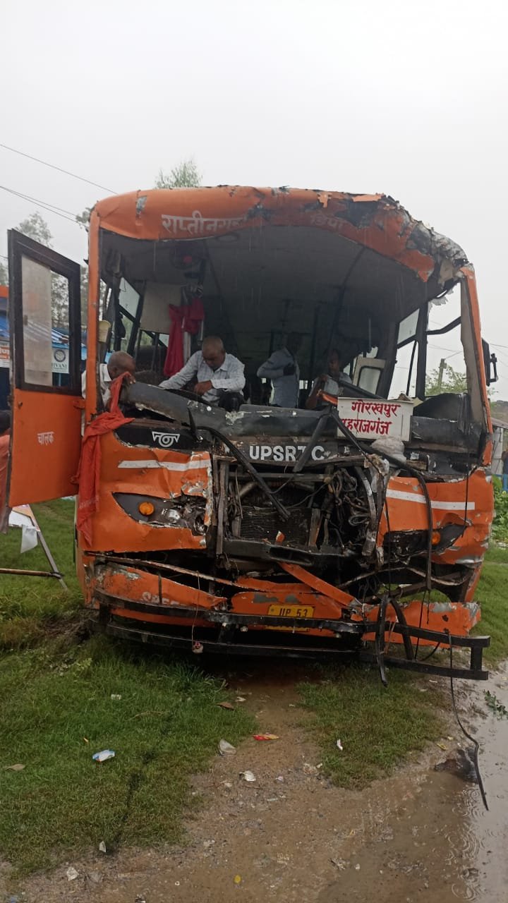 दर्दनाक हादसा: आपस में भीड़ी रोडवेज की तीन बसें, दर्जनों यात्री घायल, डीएम ने दुर्घटना स्थल का किया दौरा, जिला अस्पताल भी पहुंचे