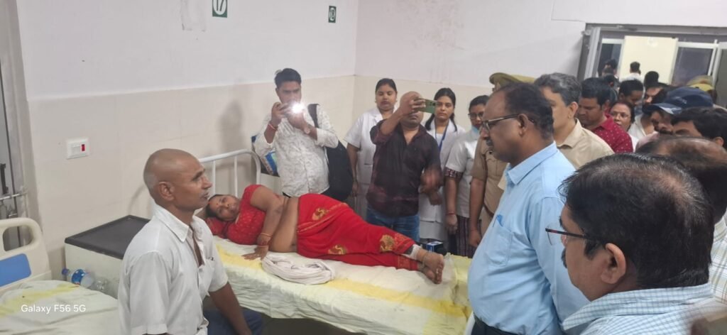दर्दनाक हादसा: आपस में भीड़ी रोडवेज की तीन बसें, दर्जनों यात्री घायल, डीएम ने दुर्घटना स्थल का किया दौरा, जिला अस्पताल भी पहुंचे
