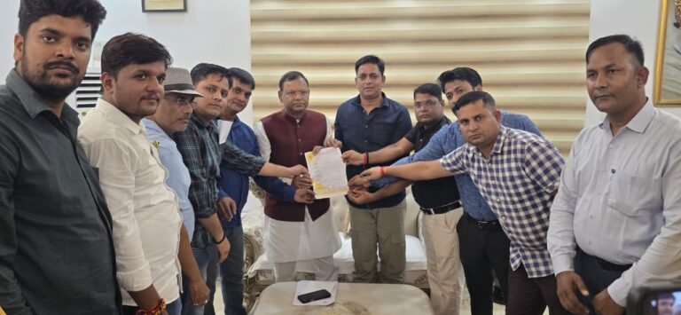 अमित त्रिपाठी के नेतृत्व में केंद्रीय वित्त राज्य मंत्री पंकज चौधरी से मिला पत्रकारों का एक शिष्टमंडल, मान्यता प्राप्त पत्रकारों की सुविधाओं को पुनः बहाल करने की मांग
