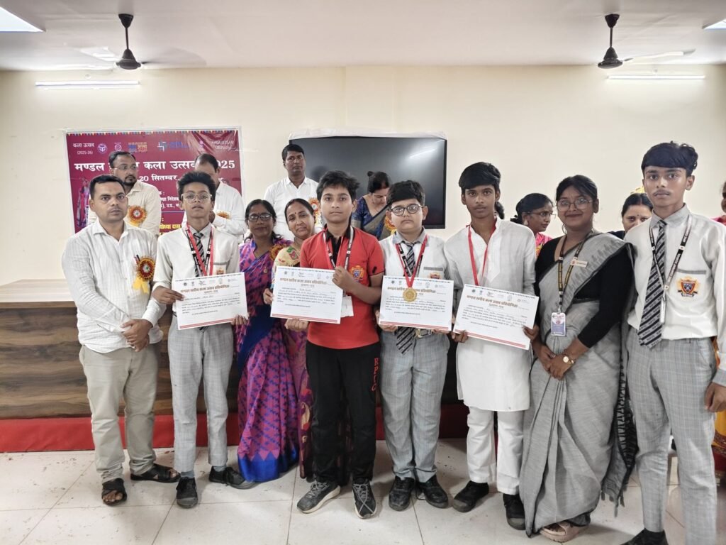 Kushinagar News - गोरखपुर मंडल में RPIC Convent School को नाटक प्रतियोगिता और मूर्तिकला में मिला प्रथम स्थान