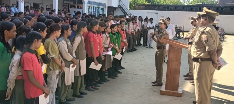 Mission Shakti - RPIC स्कूल में छात्र व छात्राओं को विभिन्न अपराधों व महिला संबंधी योजनाओं की दी गयी जानकारी
