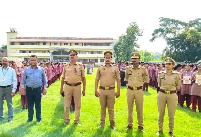 सेंट जोसेफ स्कूल में पुलिस टीम ने मिशन शक्ति कार्यक्रम पर दिया जागरूकता संदेश
