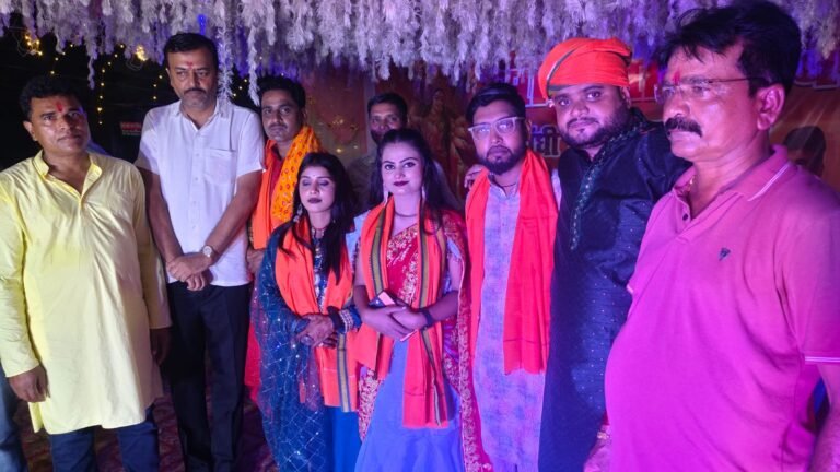 मां दुर्गा पंडाल में भव्य देवी जागरण कार्यक्रम का हुआ आयोजन