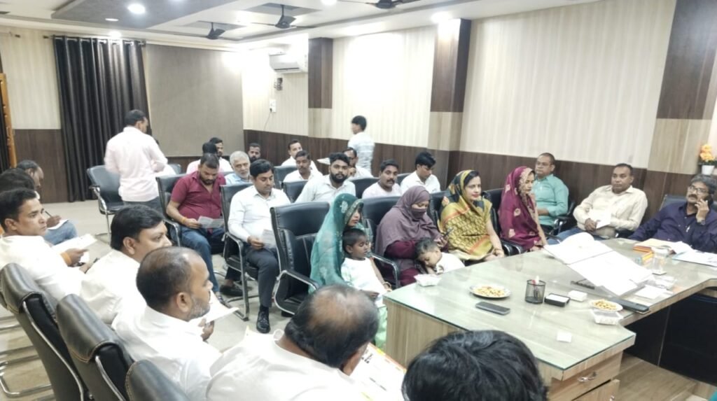 सिसवा नगर पालिका की बैठक में पारित हुए करोड़ों के विकास प्रस्ताव, विवाह भवन, मुक्तिधाम, सड़क-नाली व विद्युत व्यवस्था के लिए मिली स्वीकृति