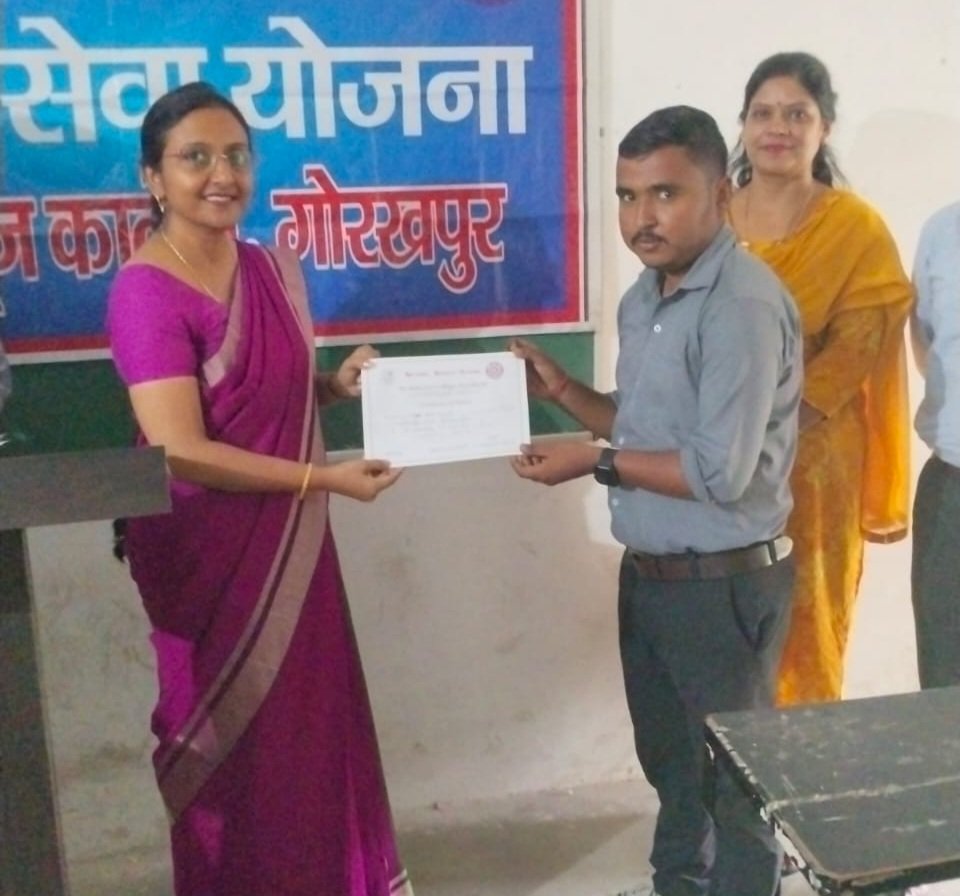 Gorakhpur News - सरदार पटेल जंयती के अवसर पर प्रस्तावित विविध कार्यक्रमों के अंतर्गत क्विज प्रतियोगिता का आयोजन