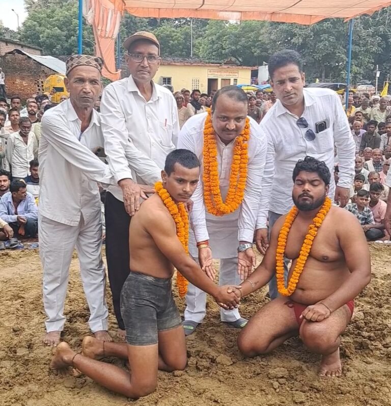 सिसवा में विराट कुश्ती दंगल का आयोजन, गिरजेश जायसवाल रहें मुख्य अतिथि