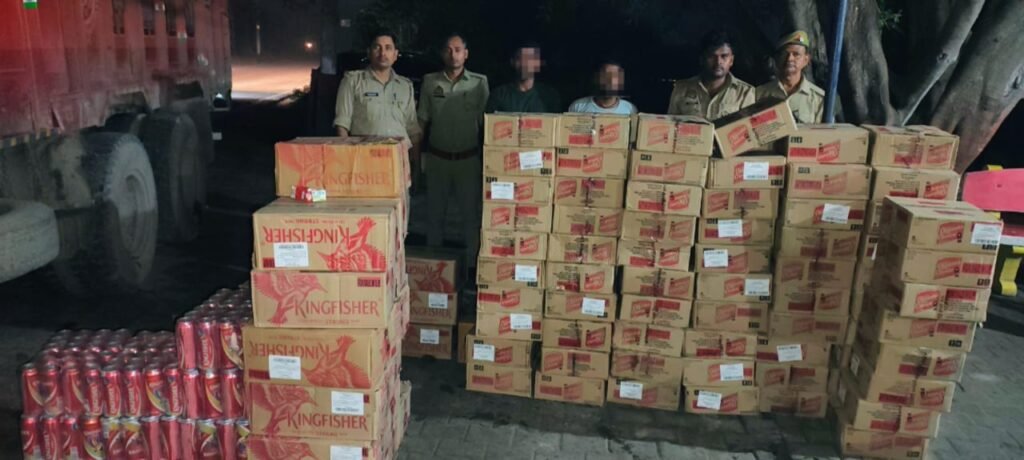 कुशीनगर पुलिस का बड़ा एक्शन - अन्तर्राज्यीय शराब तस्करी गैंग का किया पर्दाफाश, 100 पेटी अवैध अंग्रेजी शराब और 20 पेटी बीयर के साथ दो गिरफ्तार