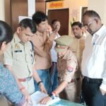 Maharajganj News - वन स्टॉप सेन्टर का DM व SP ने किया औचक निरीक्षण