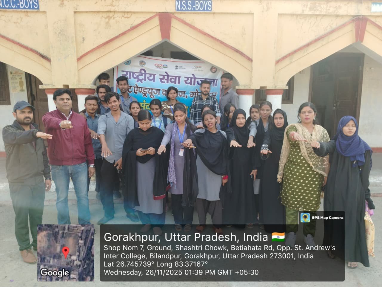 Gorakhpur News : संविधान दिवस के अवसर पर प्रस्तावित विविध कार्यक्रमों के अंतर्गत शपथ ग्रहण का हुआ आयोजन