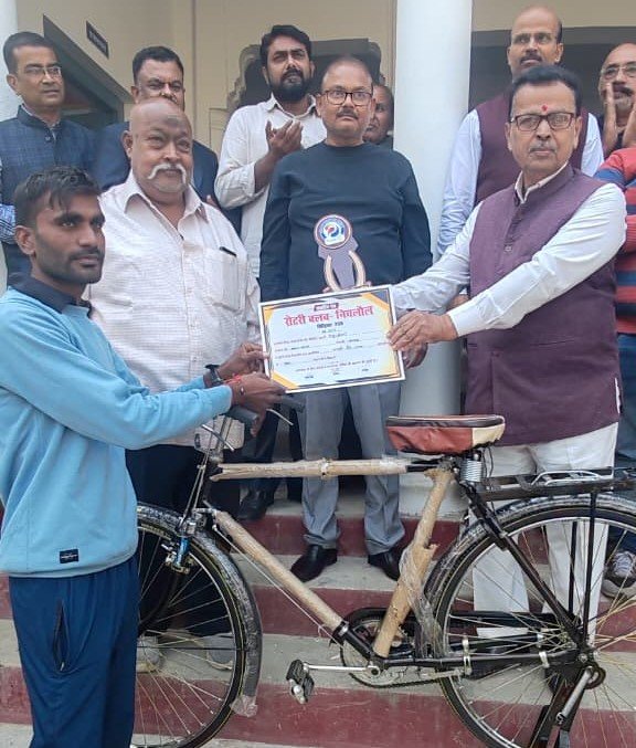 रोटरी क्लब की दौड़ प्रतियोगिता में पिंटू चौधरी व संदीप यादव ने मारी बाजी, विजेता पुरस्कार से हुए सम्मानित