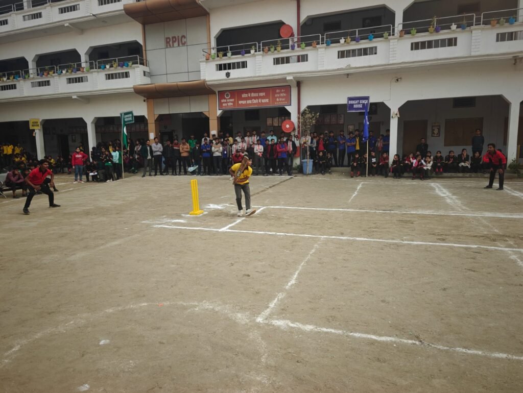RPIC स्कूल में खेलकूद के दूसरे दिन रहा येलो हाऊस का दबदबा