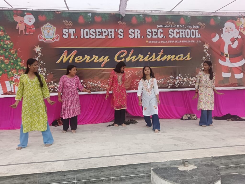 नन्हे-मुन्ने बच्चों ने गीत-संगीत और उल्लास के साथ मनाया क्रिसमस डे