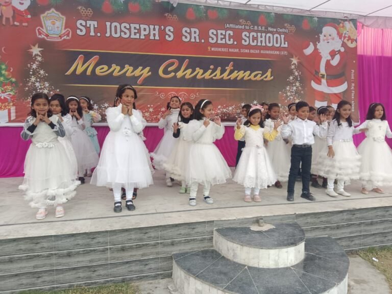 नन्हे-मुन्ने बच्चों ने गीत-संगीत और उल्लास के साथ मनाया क्रिसमस डे