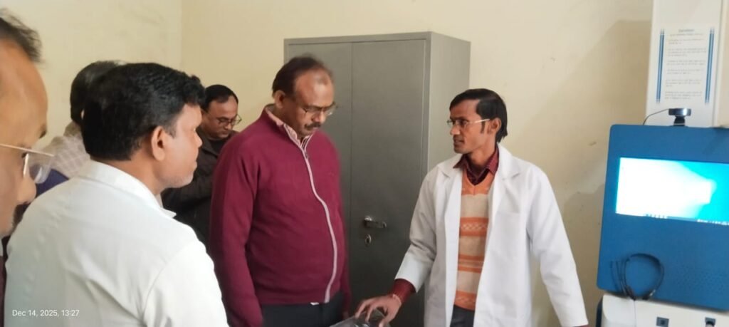 जिलाधिकारी ने आरोग्य मेले का किया निरीक्षण