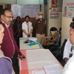 जिलाधिकारी ने आरोग्य मेले का किया निरीक्षण