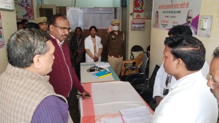 जिलाधिकारी ने आरोग्य मेले का किया निरीक्षण