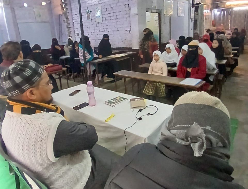 इस्लाम महिलाओं को एक सशक्त पहचान देता हैः मुजफ्फर रूमी