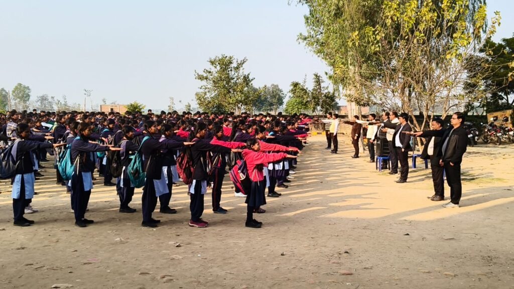 S.S इंटर कॉलेज में बाल विवाह मुक्त समाज, सड़क सुरक्षा एवं नशामुक्ति के प्रति विद्यार्थियों को दिलाई गई शपथ