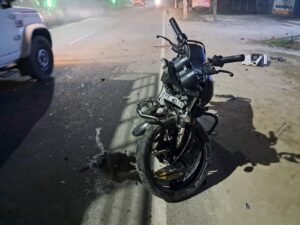 Maharajganj : भीषण सड़क हादसा, कार व बाइक में आमने-सामने टक्कर, दो सगे भाई घायल, जिला अस्पताल रेफर