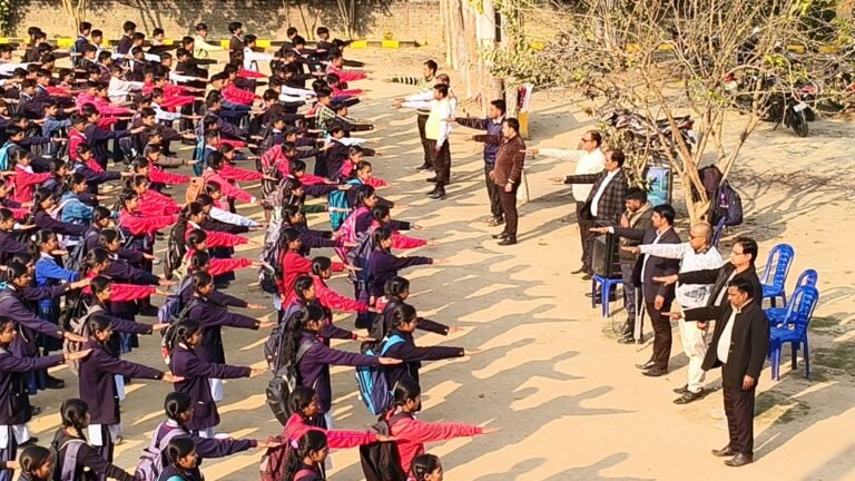 S.S इंटर कॉलेज में बाल विवाह मुक्त समाज, सड़क सुरक्षा एवं नशामुक्ति के प्रति विद्यार्थियों को दिलाई गई शपथ