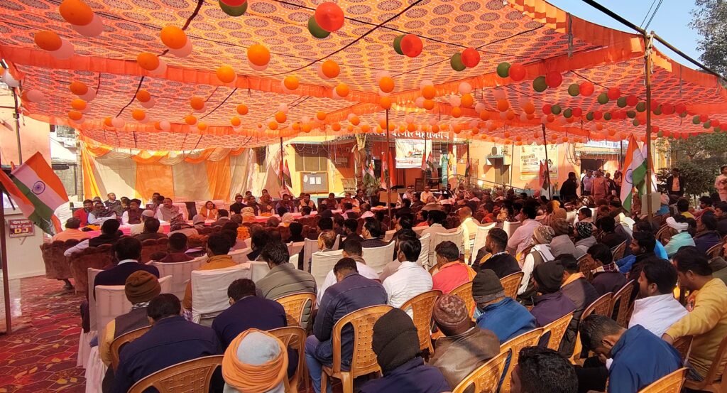 सिसवा नगर पालिका में देशभक्ति का जश्न, अध्यक्ष शकुंतला जायसवाल ने फहराया तिरंगा