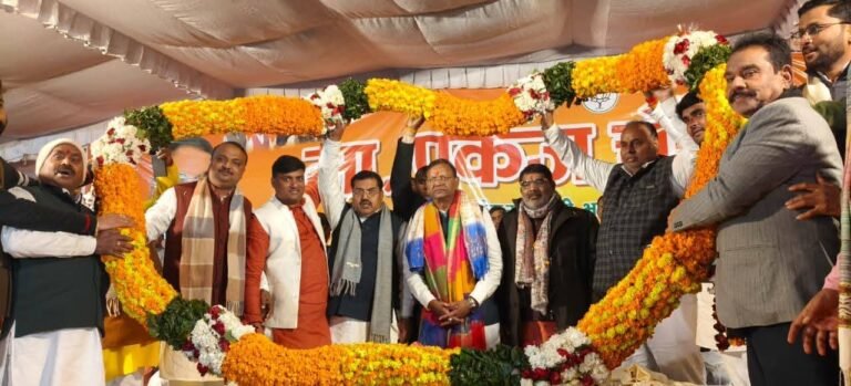भाजपा प्रदेश अध्यक्ष पंकज चौधरी के प्रथम आगमन पर महराजगंज में ऐतिहासिक स्वागत, गिरजेश जायसवाल भी रहे मौजूद