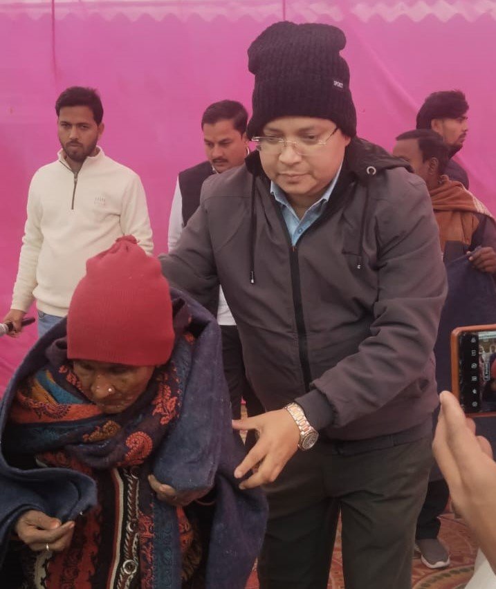 पहल संस्था द्वारा जरूरतमंदों में किया गया कंबल वितरण