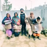 शीतलहर प्रबंधन के तहत जरूरतमंद बुजुर्गों में कंबल वितरण