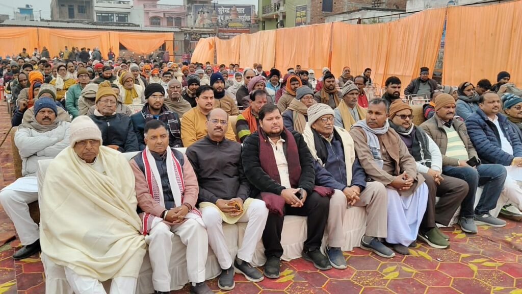 सिसवा में हिंदू सम्मेलन का हुआ आयोजन, कोने कोने से पहुंचे सनातनी