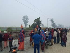 ट्रेन की चपेट में आने से 14 वर्षीय किशोरी की दर्दनाक मौत