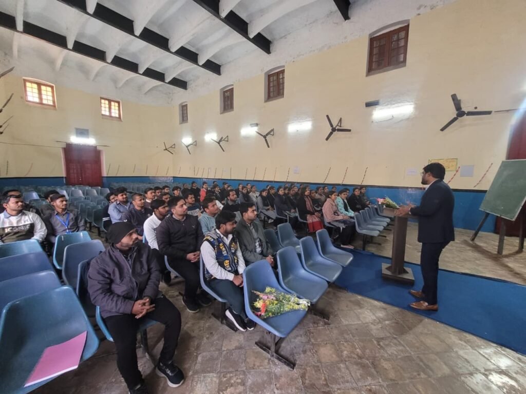 Gorakhpur News - इन्वेस्टमेंट बैंकिंग एवं फाइनेंशियल सर्विसेज में करियर के लिए सेण्ट ऐण्ड्रयूज कॉलेज में सेमिनार, 06 विद्यार्थियों का हुआ चयन