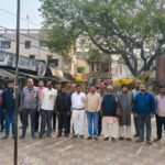 सिसवा में उद्योग व्यापार प्रतिनिधि मंडल ने फहराया तिरंगा