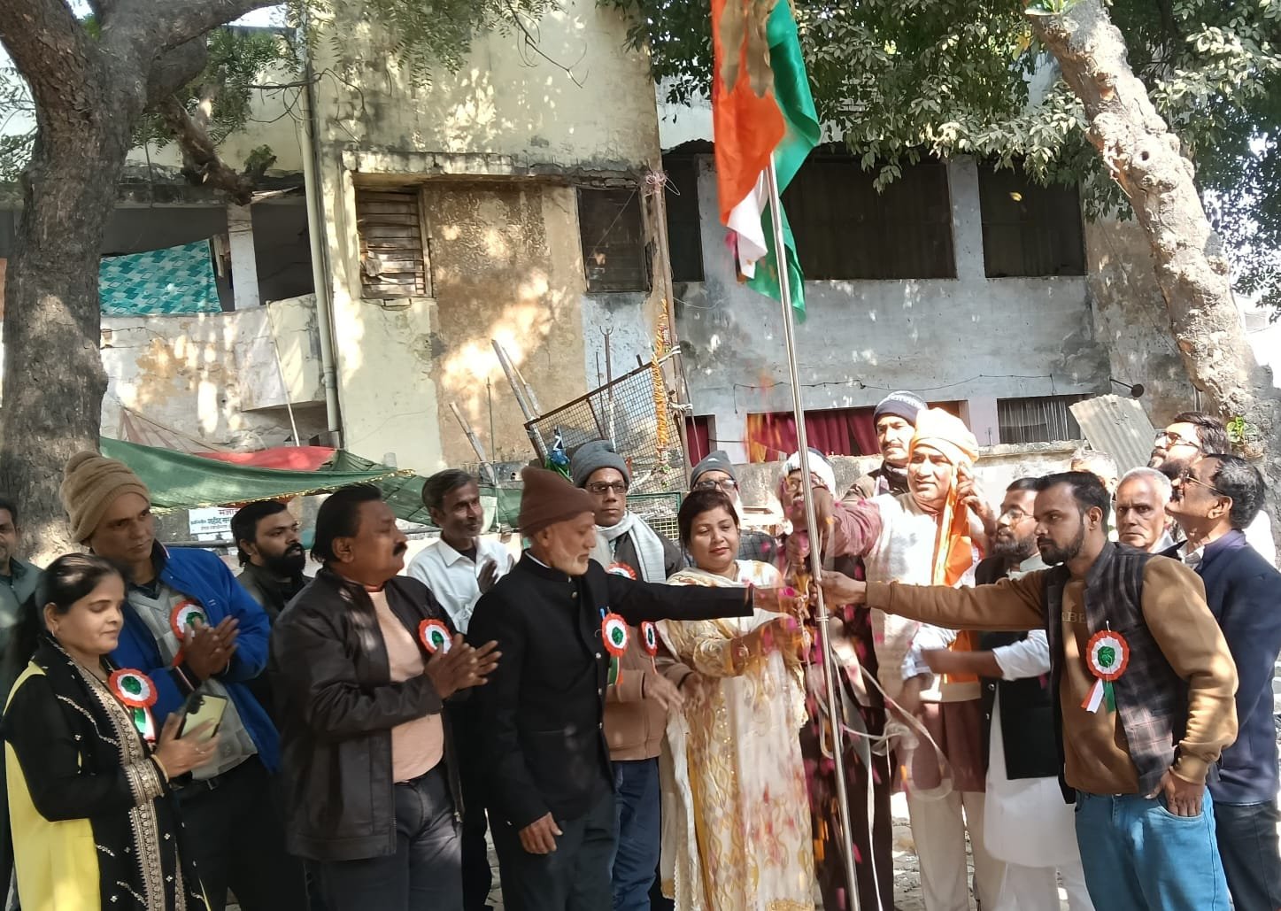 क्रांतिवीर शहीद सरदार अली के स्मारक पर तिरंगा फहरा मनाया 77वां गणतंत्र दिवस