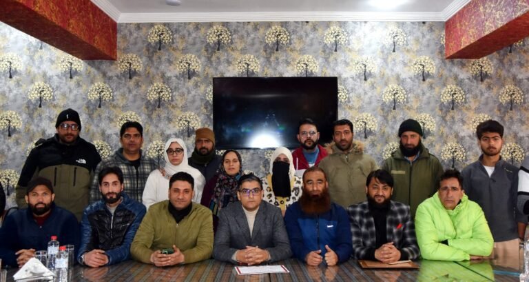 कलम की ताकत को सलाम, कश्मीरी पत्रकारों को इंडियन जर्नलिस्ट एसोसिएशन ने किया सम्मानित