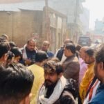 हादसे में पिता-पुत्र की मौत, शोकाकुल परिवार से मिले अध्यक्ष प्रतिनिधि गिरजेश जायसवाल, हर सम्भव मदद का दिया भरोसा