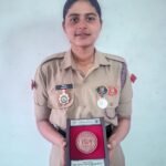 गणतंत्र दिवस परेड में भाग लेकर देश का गौरव बढ़ाने वाली वंशिका को मिला सम्मान