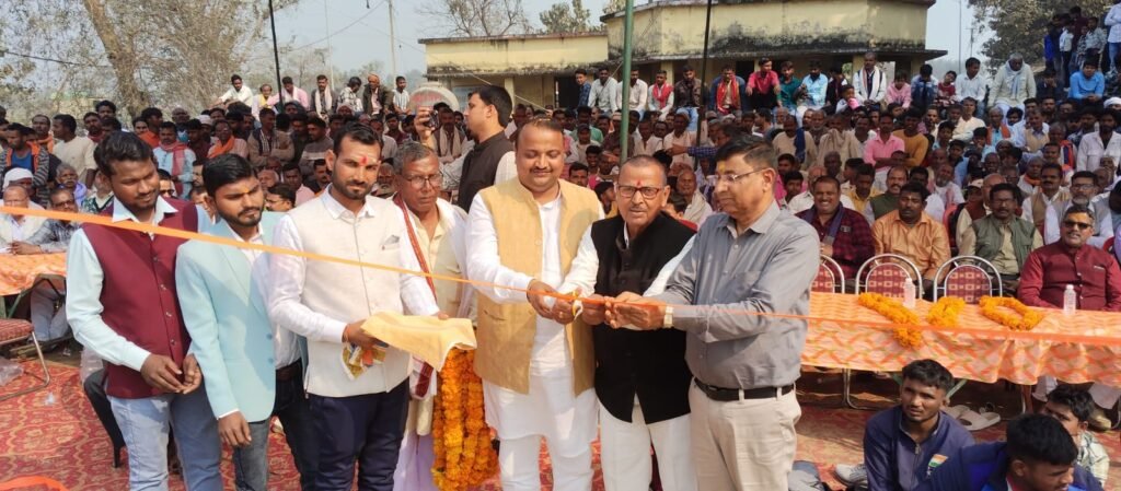 महाशिवरात्रि पर शिव मंदिर परिसर में विशाल मेला व भव्य दंगल, गिरजेश जायसवाल ने फीता काटकर किया शुभारंभ