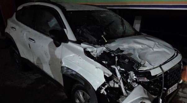 पलक झपकते ही नाले में समा गई कार, कार्यक्रम में जा रहे चार युवकों की मौत