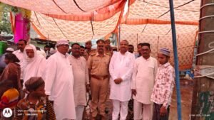 अकीदत के साथ अदा हुई ईद की नमाज, गिरजेश जायसवाल पहुँचे मस्जिदों पर, दी बधाई