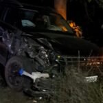 सिसवा-खड्डा मुख्य मार्ग पर होने से बचा बड़ा हादसा, कार के उड़े परखच्चे