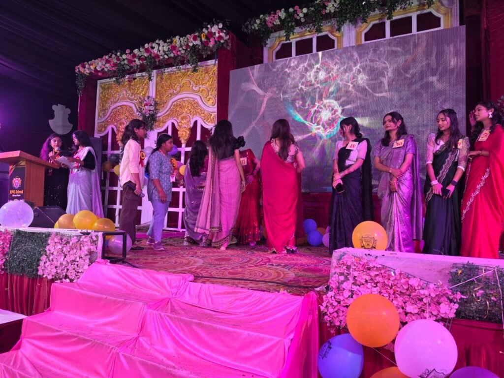 RPIC स्कूल में आयोजित हुआ भव्य फेयरवेल कार्यक्रम
