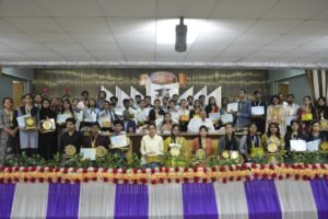 Gorakhpur News - सेण्ट ऐण्ड्रयूज कॉलेज में वार्षिक समारोह एवं पुरस्कार वितरण कार्यक्रम का हुआ आयोजन