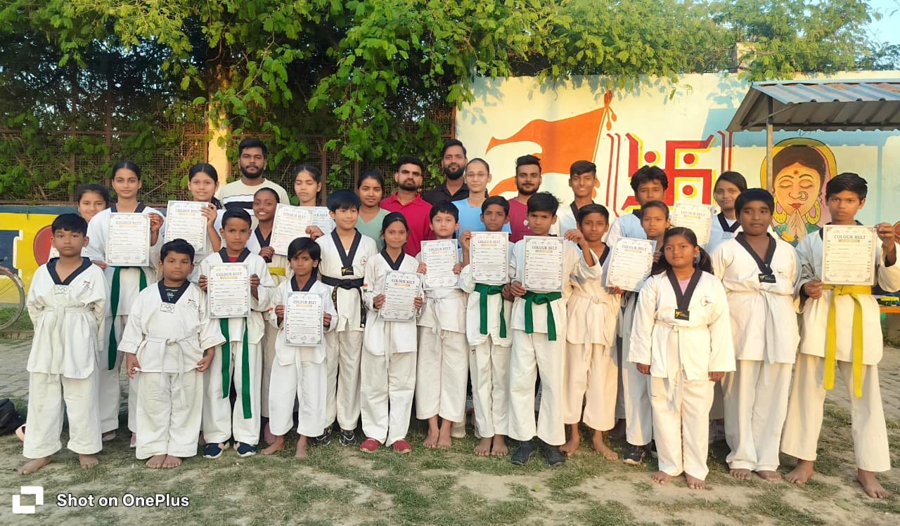 सिसवा ताइक्वांडो ट्रेनिंग सेंटर से 18 खिलाड़ी उत्तीर्ण