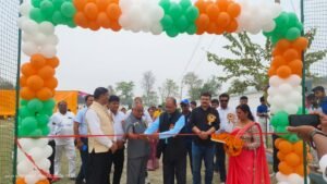 सिसवा बाजार में क्रिकेट ट्रेनिंग एकेडमी का हुआ उद्घाटन