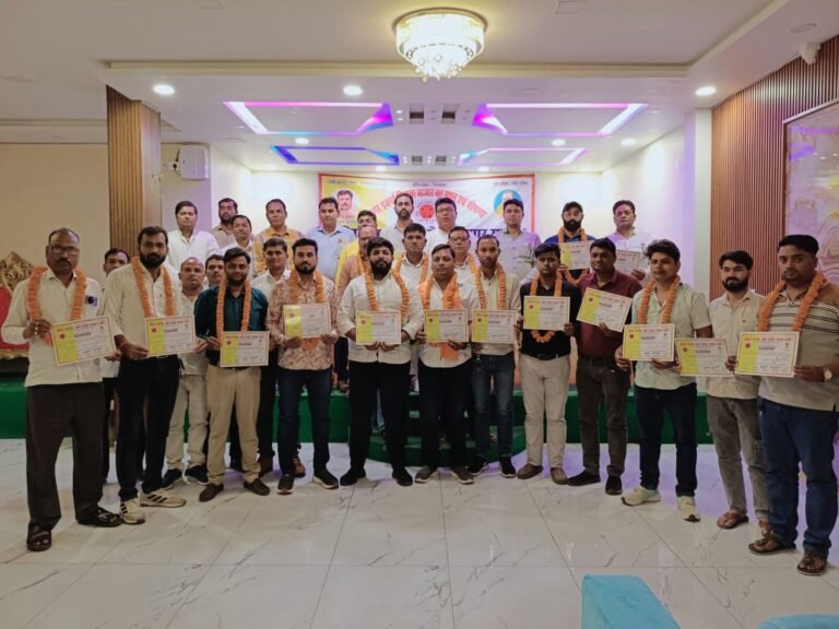 सिसवा में अखिल भारतीय उद्योग व्यापार मंडल के पदाधिकारियों का हुआ चयन