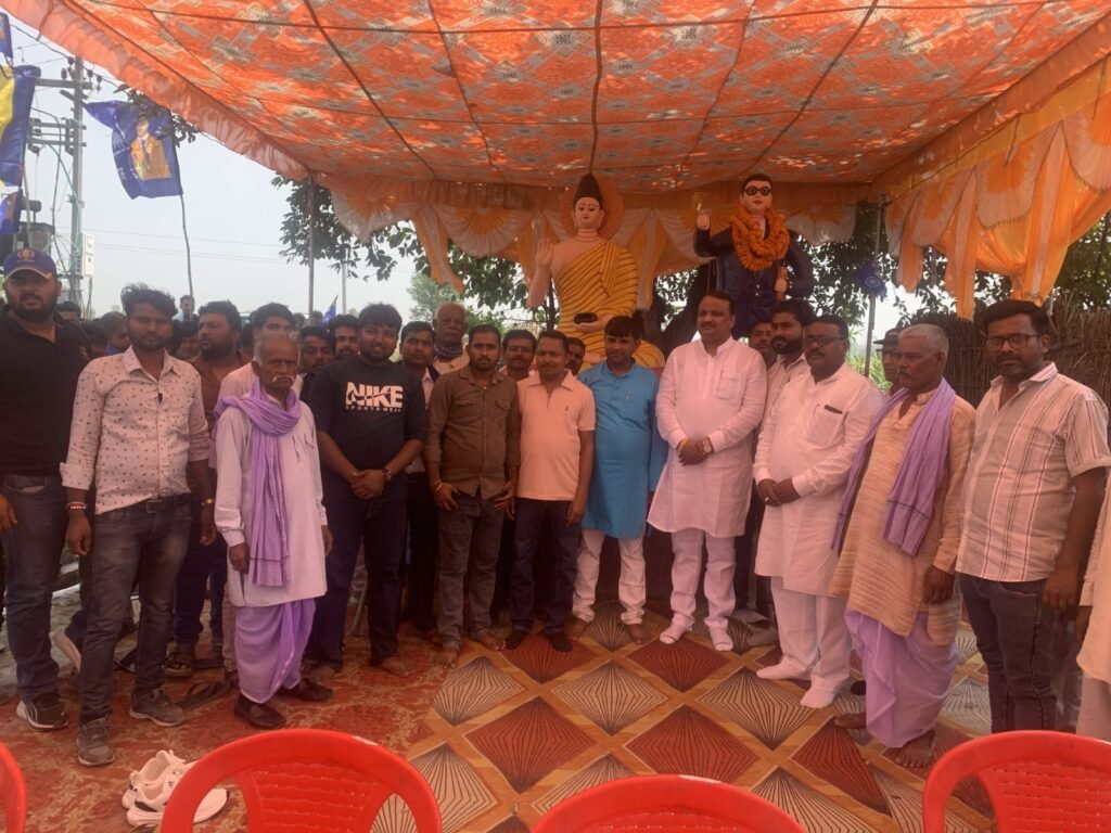 सिसवा में धूमधाम से मनाई गई अंबेडकर जयंती, गिरजेश जायसवाल ने बाबा साहब की प्रतिमा पर माल्यार्पण कर किया श्रद्धा सुमन अर्पित