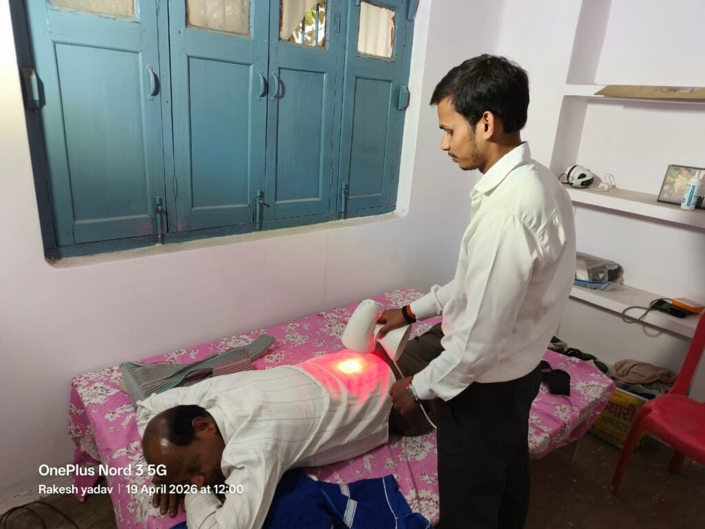 सिसवा में निःशुल्क फिजियोथेरेपी शिविर का हुआ आयोजन