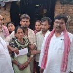 सपा नेता/पूर्व मंत्री सुशील कुमार टिबड़ेवाल मिले सड़क हादसे के पीड़ित परिवार से, बंधाया ढांढस, दी आर्थिक मदद